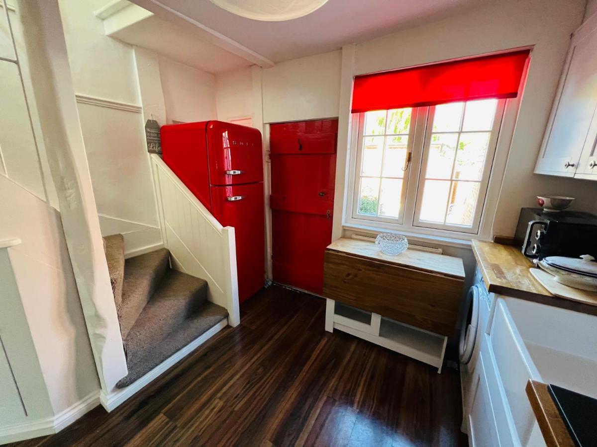 Bridewell Cottage In The Heart Of Tenterden - Pass The Keys ภายนอก รูปภาพ