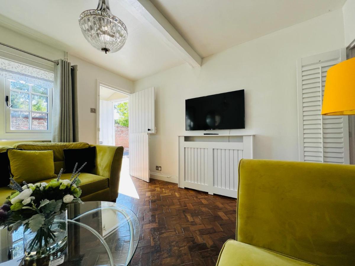 Bridewell Cottage In The Heart Of Tenterden - Pass The Keys ภายนอก รูปภาพ