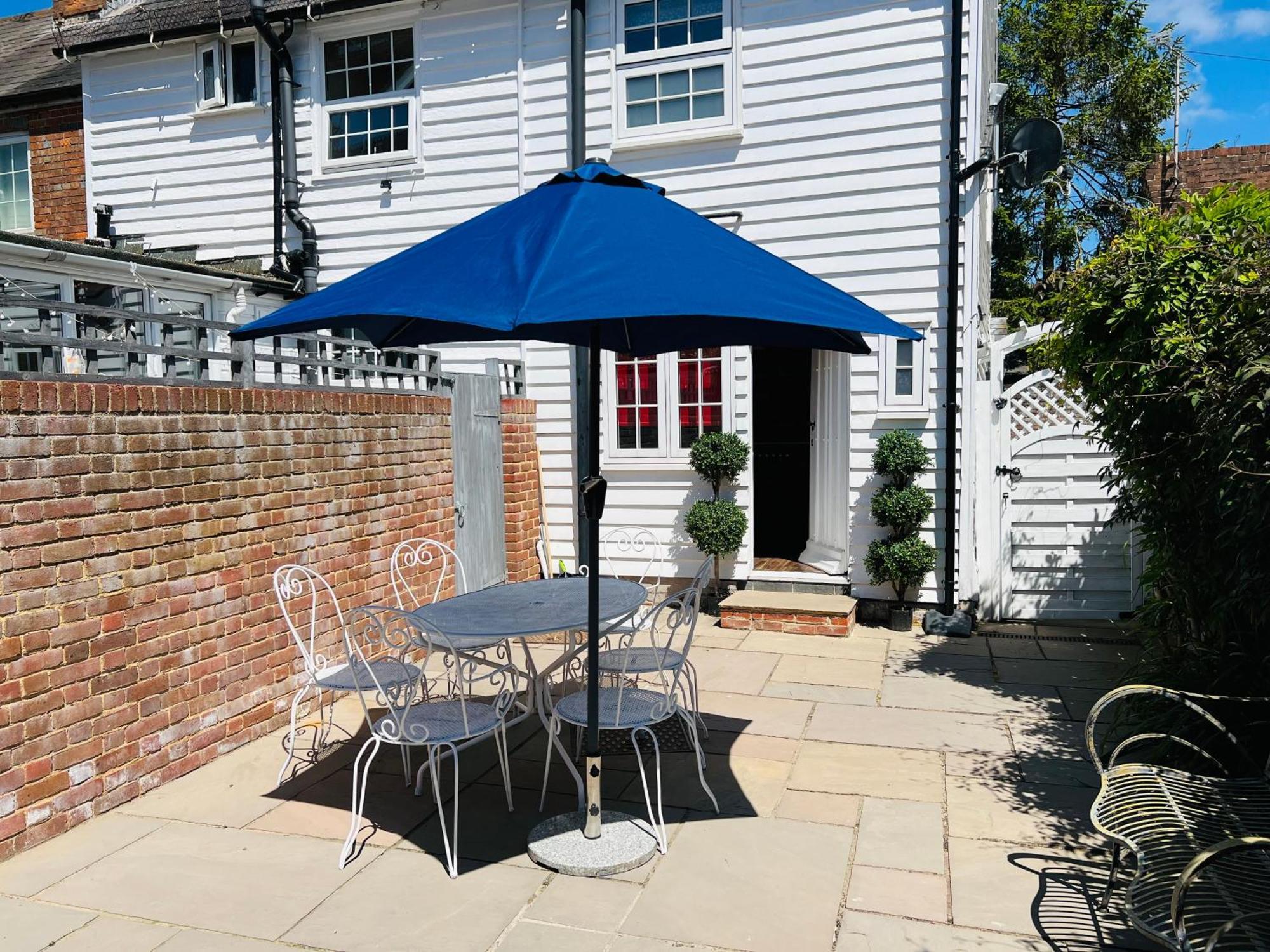 Bridewell Cottage In The Heart Of Tenterden - Pass The Keys ภายนอก รูปภาพ