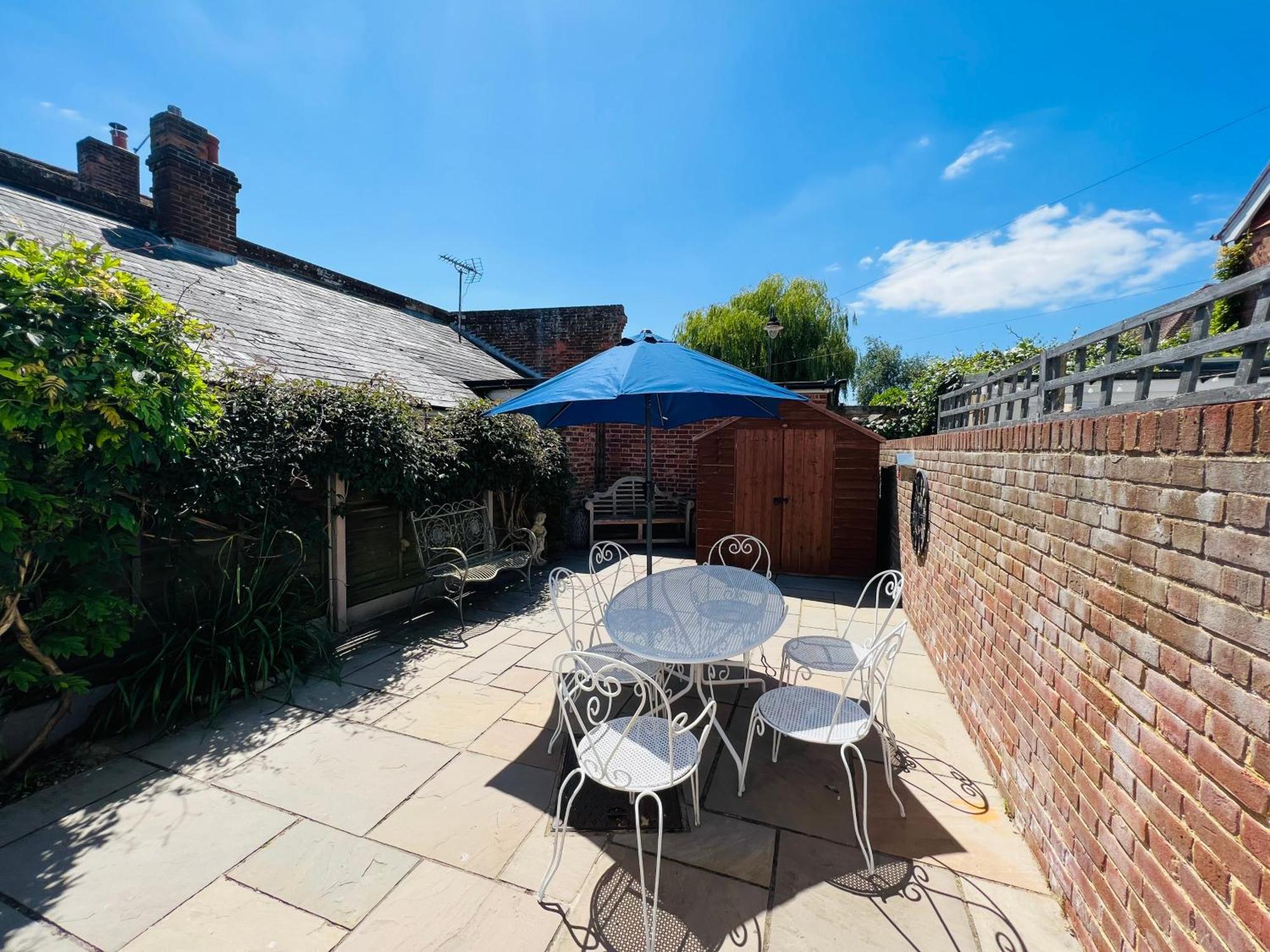 Bridewell Cottage In The Heart Of Tenterden - Pass The Keys ภายนอก รูปภาพ