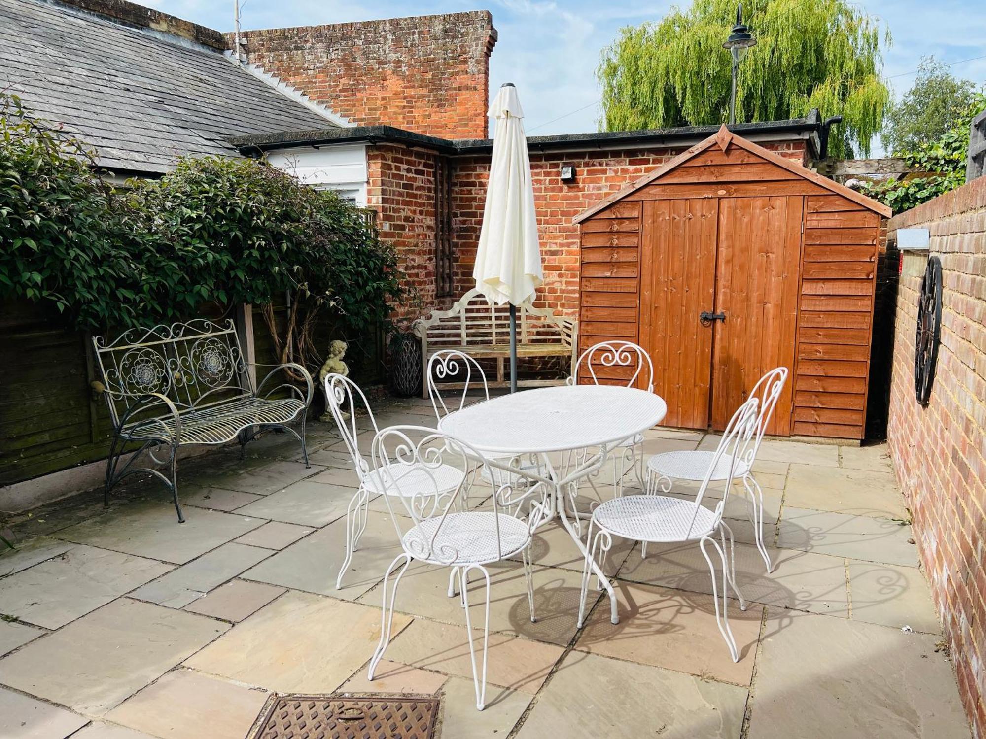 Bridewell Cottage In The Heart Of Tenterden - Pass The Keys ภายนอก รูปภาพ